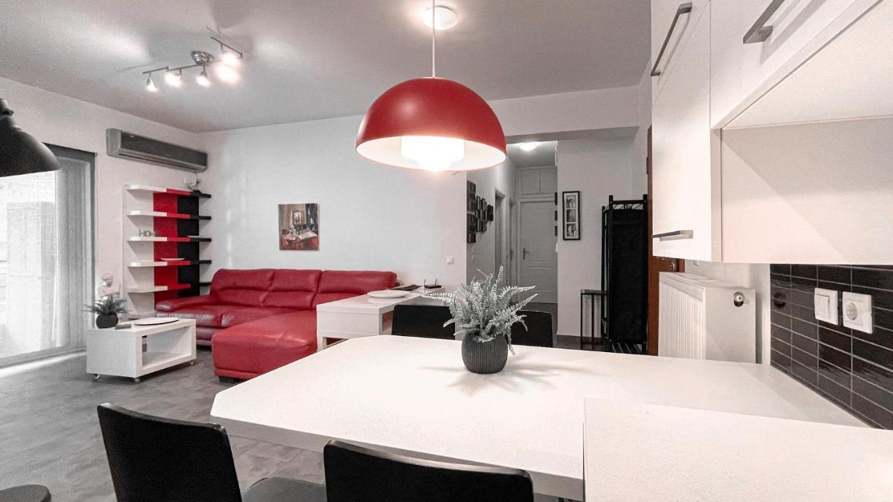 Comfy 2 Bedroom Apartment With Balcony In Афины Экстерьер фото