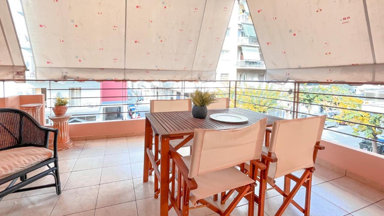 Comfy 2 Bedroom Apartment With Balcony In Афины Экстерьер фото