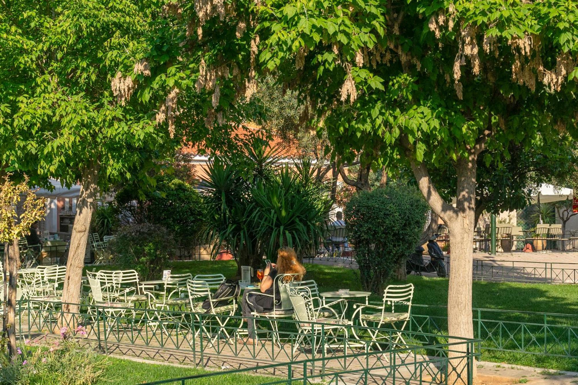 Comfy 2 Bedroom Apartment With Balcony In Афины Экстерьер фото